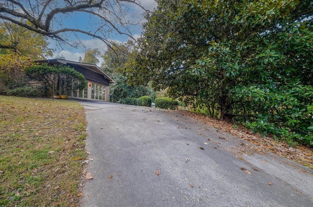 2340 Honeysuckle Ln, Smyrna GA  30080-4614 exterior