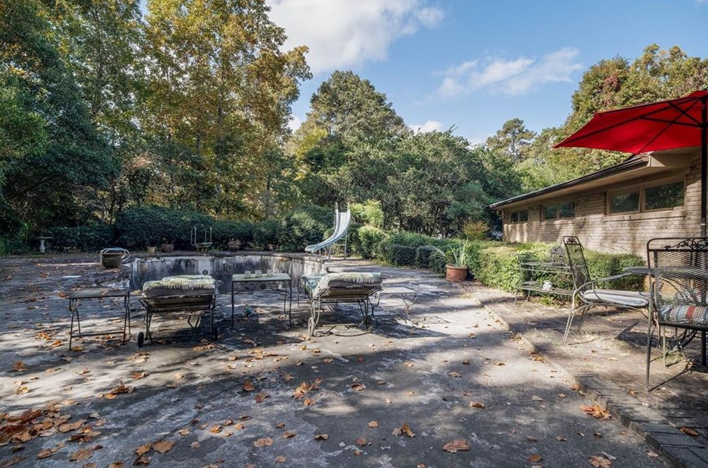 2340 Honeysuckle Ln, Smyrna GA  30080-4614 exterior