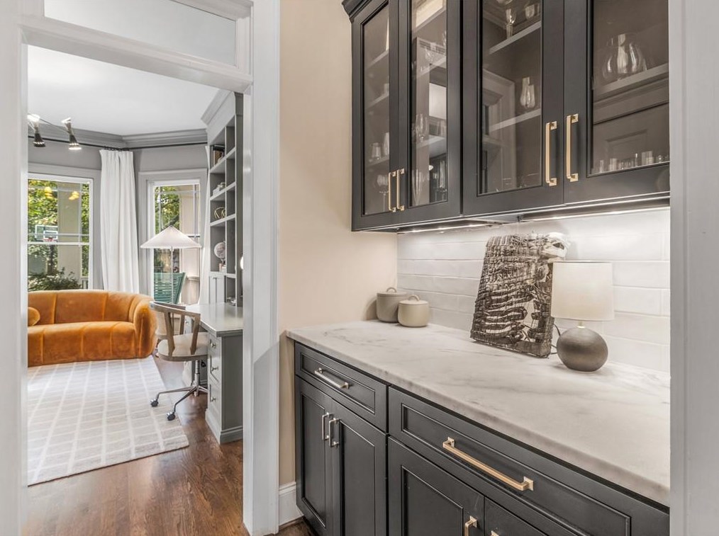 503 Pharr Rd, Decatur GA  30030-4841 exterior