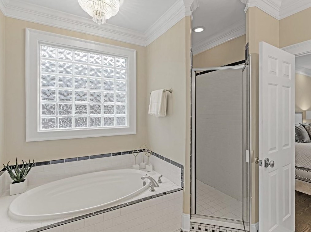 503 Pharr Rd, Decatur GA  30030-4841 exterior