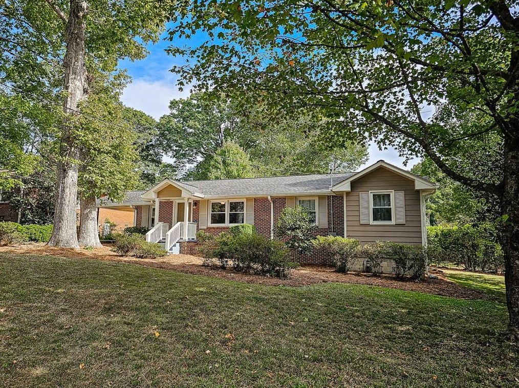 2543 Woodridge Dr, Decatur GA  30033-4841 exterior