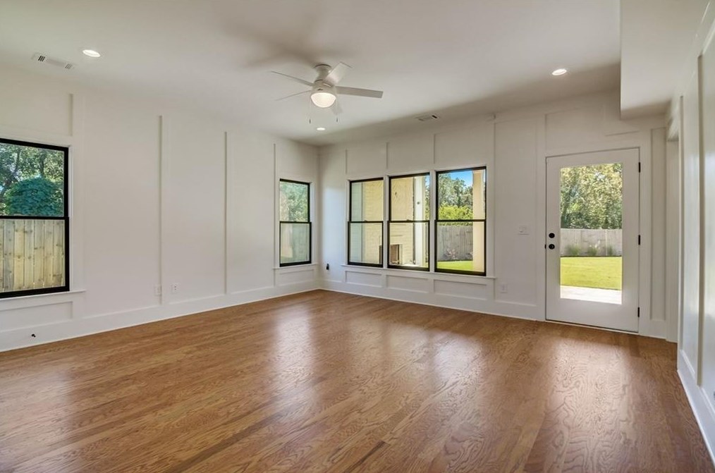 2183 Oakview Rd, Atlanta GA  30317-0026 exterior