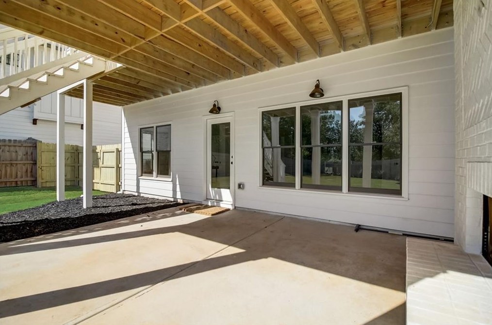2183 Oakview Rd, Atlanta GA  30317-0026 exterior
