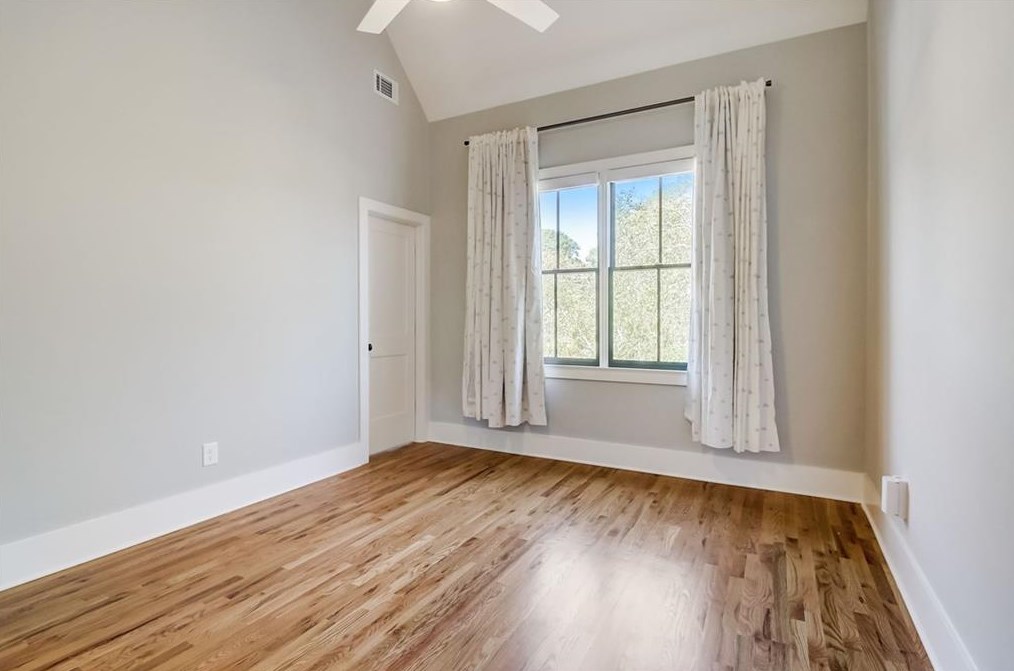 2183 Oakview Rd, Atlanta GA  30317-0026 exterior