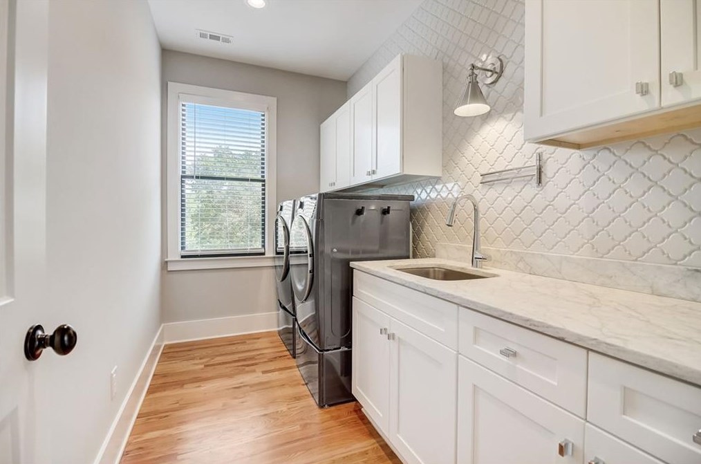 2183 Oakview Rd, Atlanta GA  30317-0026 exterior