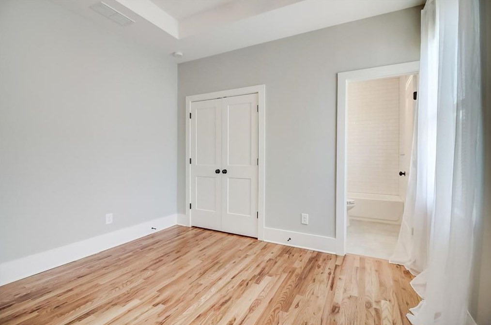 2183 Oakview Rd, Atlanta GA  30317-0026 exterior