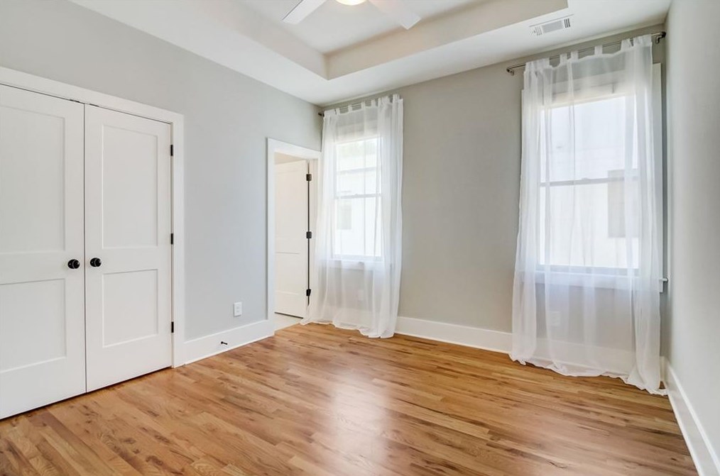 2183 Oakview Rd, Atlanta GA  30317-0026 exterior