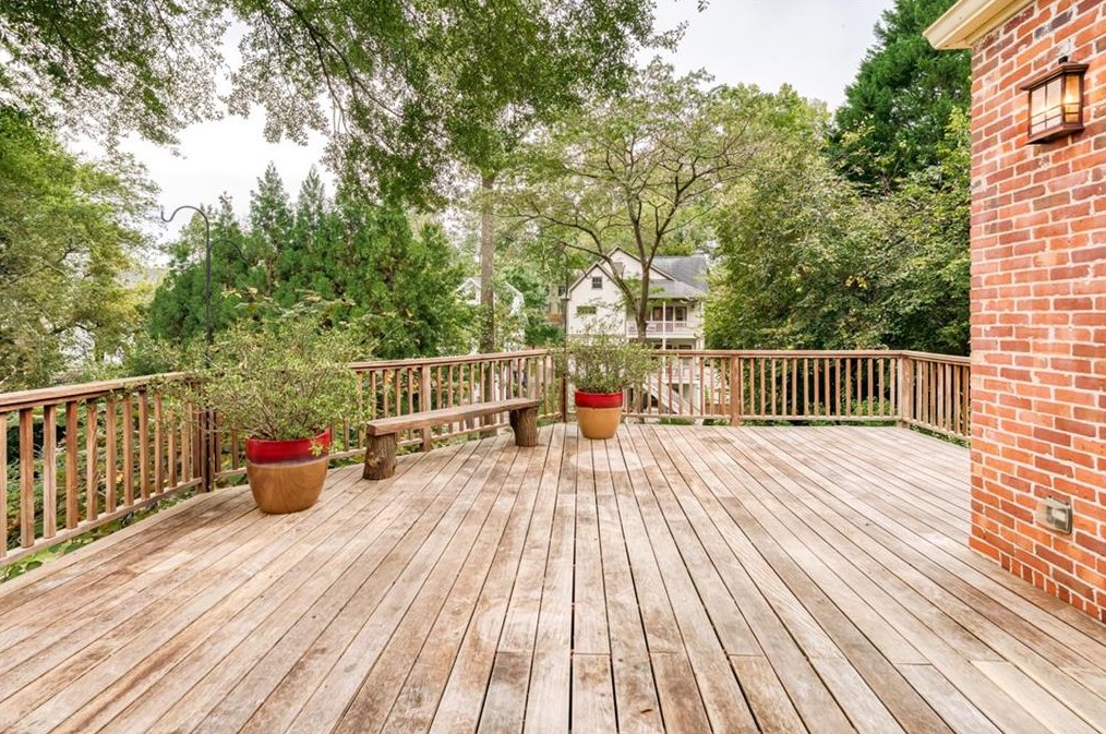 1171 Zimmer Dr, Atlanta GA  30306-3320 exterior