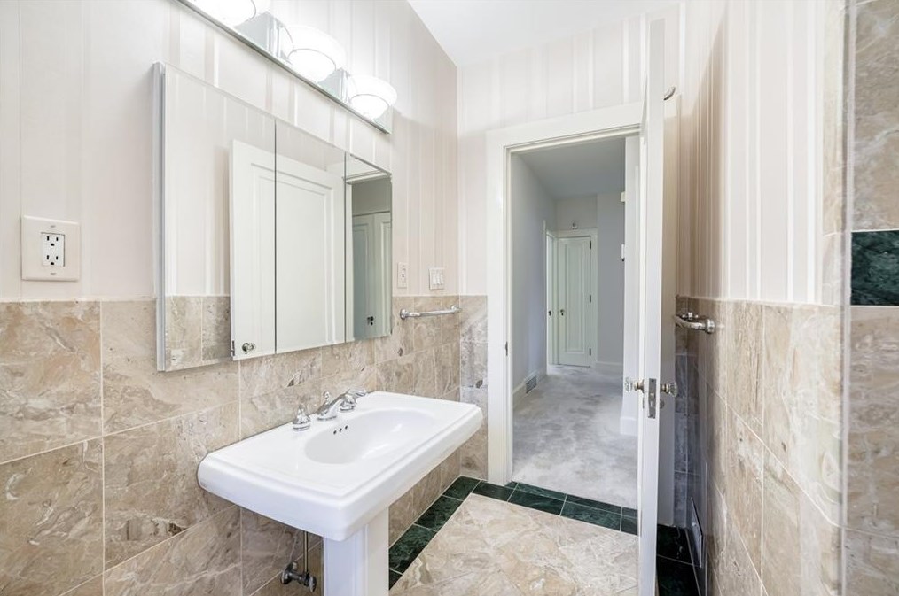 1171 Zimmer Dr, Atlanta GA  30306-3320 exterior