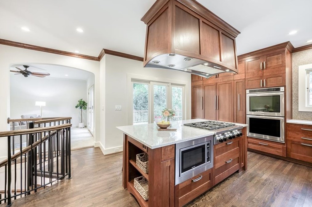 1171 Zimmer Dr, Atlanta GA  30306-3320 exterior