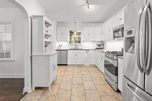 1477 Deerwood Dr - Photo 5