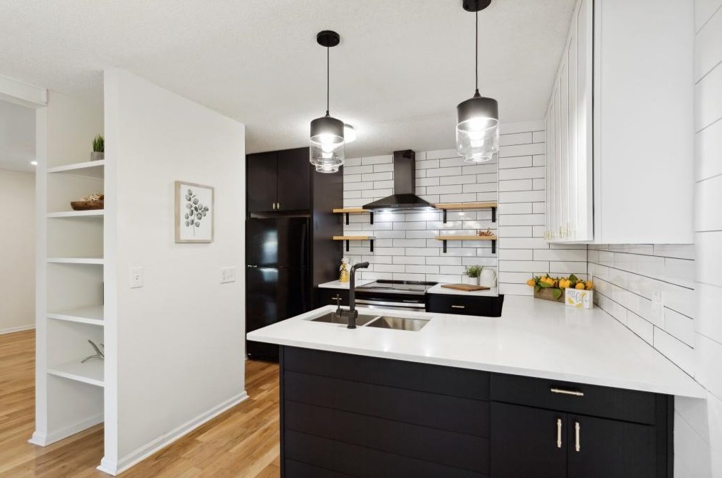 1033 Creatwood Cir, Smyrna GA  30080-8212 exterior