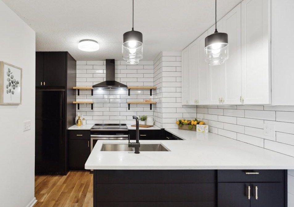 1033 Creatwood Cir, Smyrna GA  30080-8212 exterior