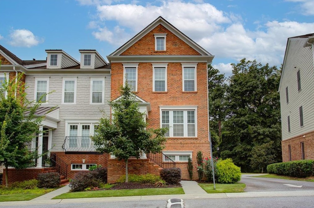 2166 Weldonberry Dr, Atlanta GA  30319-5732 exterior