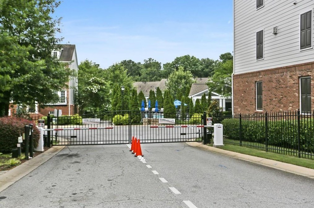 2166 Weldonberry Dr, Atlanta GA  30319-5732 exterior