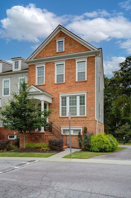 2166 Weldonberry Dr, Atlanta GA  30319-5732 exterior
