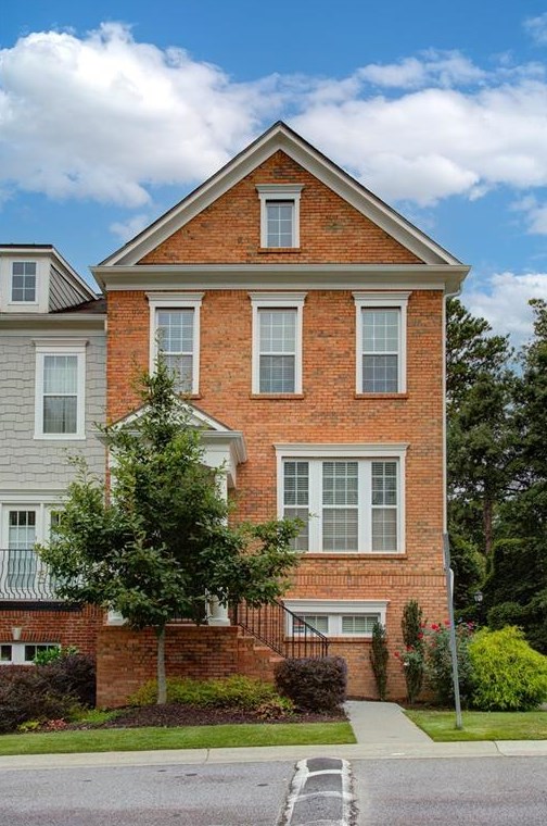 2166 Weldonberry Dr, Atlanta GA  30319-5732 exterior