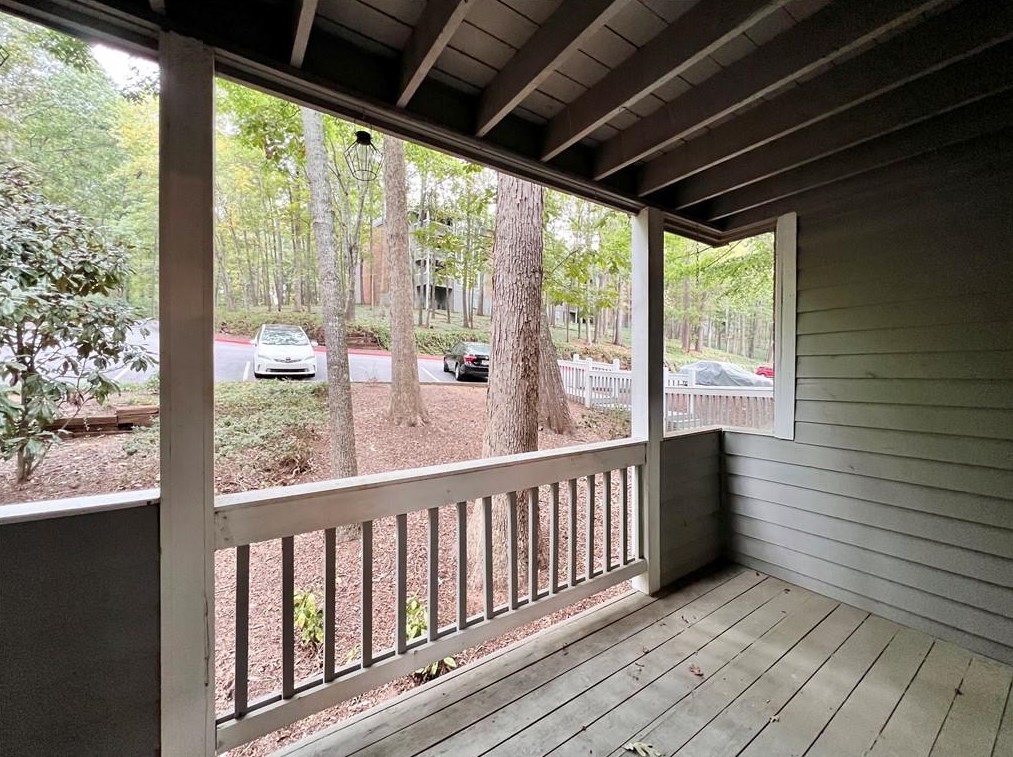 326 Warm Springs Cir, Roswell GA  30075-4967 exterior