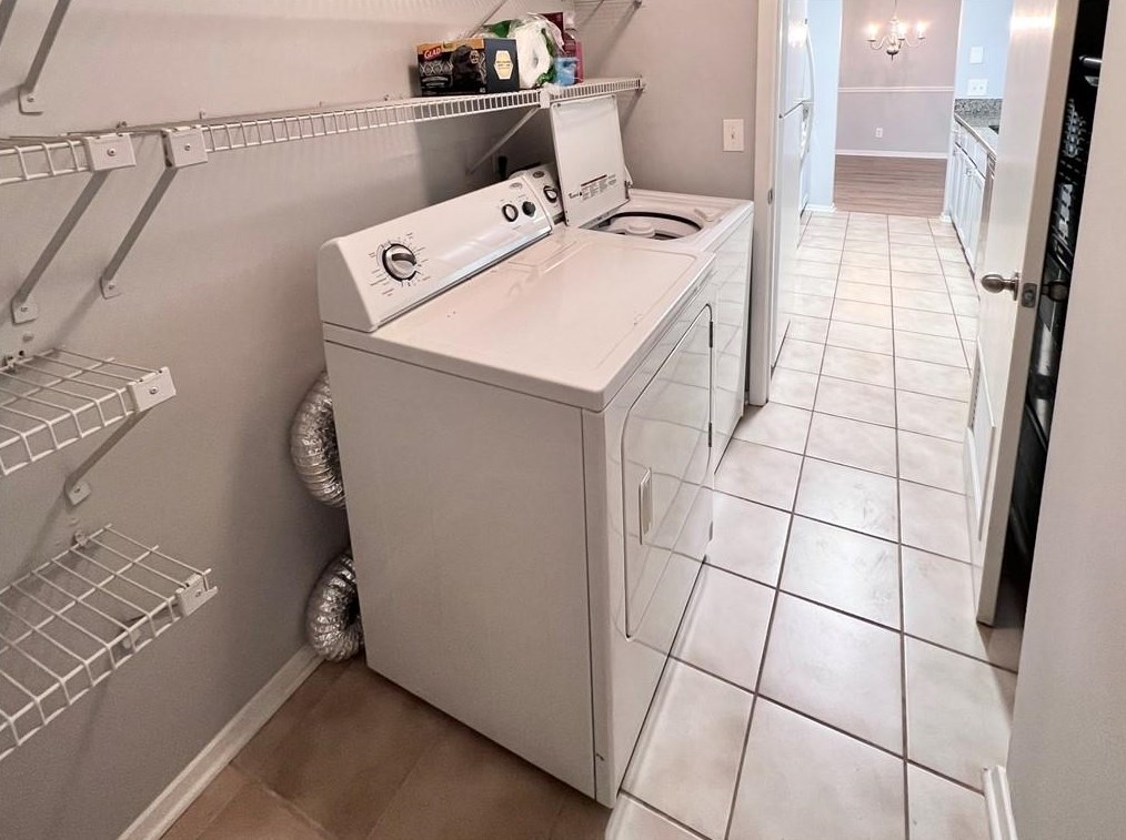 326 Warm Springs Cir, Roswell GA  30075-4967 exterior