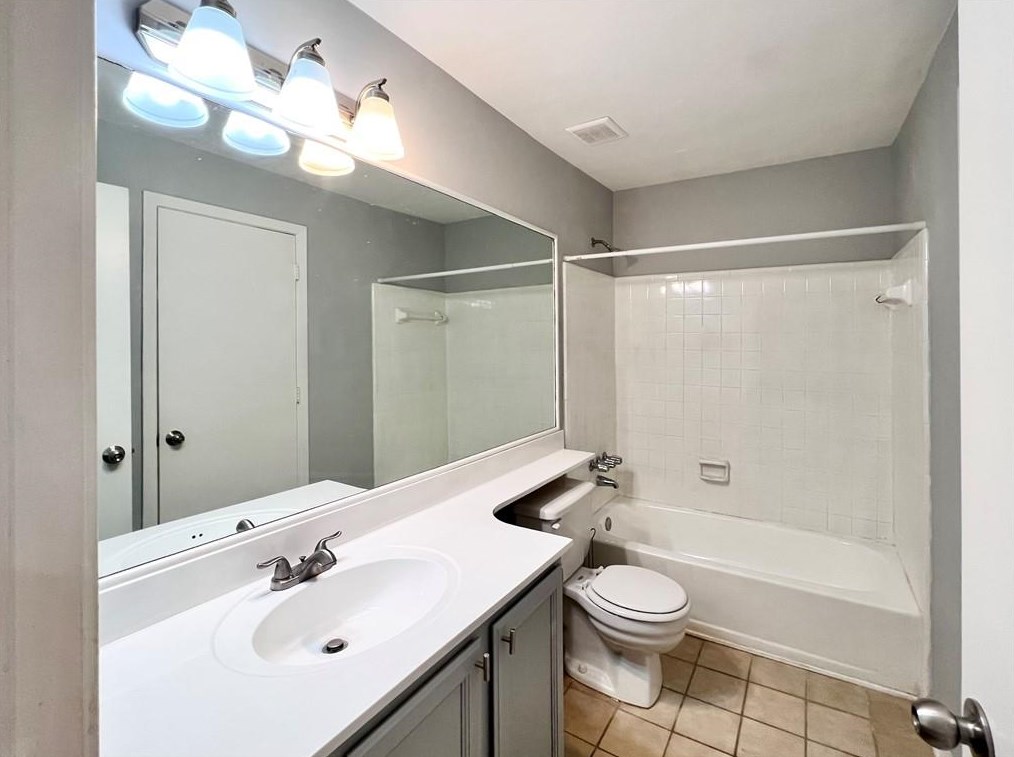 326 Warm Springs Cir, Roswell GA  30075-4967 exterior