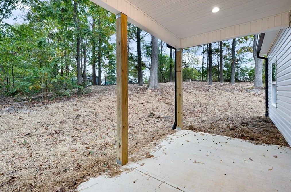 564 Oakland Dr, Calhoun GA 30701-4269 exterior