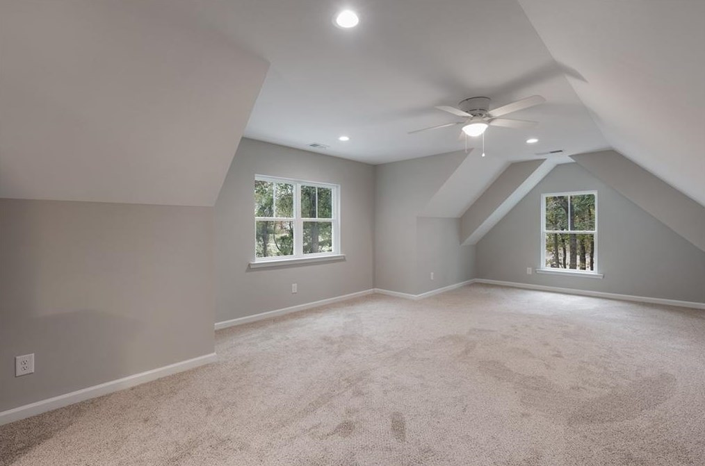 564 Oakland Dr, Calhoun GA 30701-4269 exterior