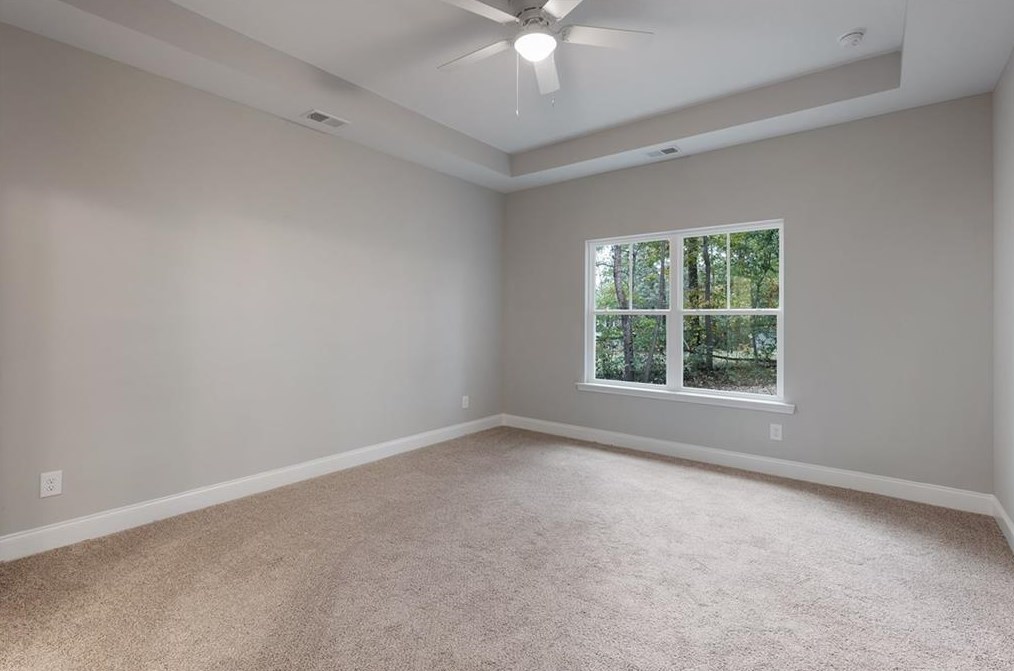 564 Oakland Dr, Calhoun GA 30701-4269 exterior