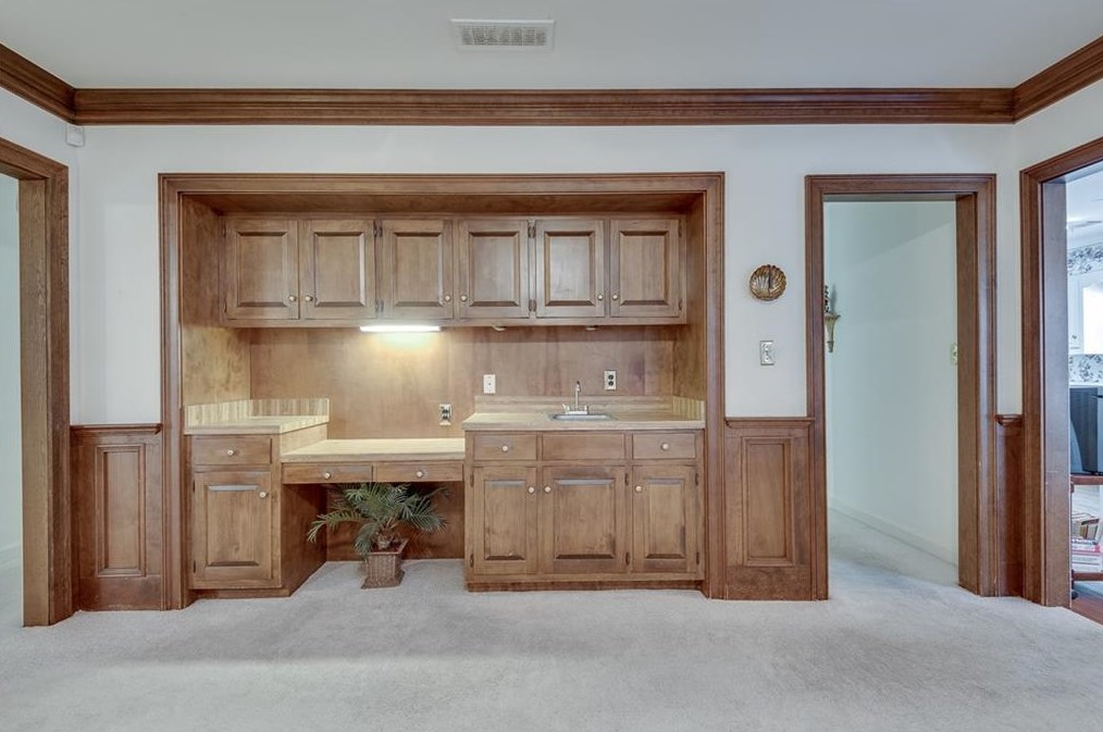 1805 Bedfordshire Dr, Decatur GA  30033-1405 exterior