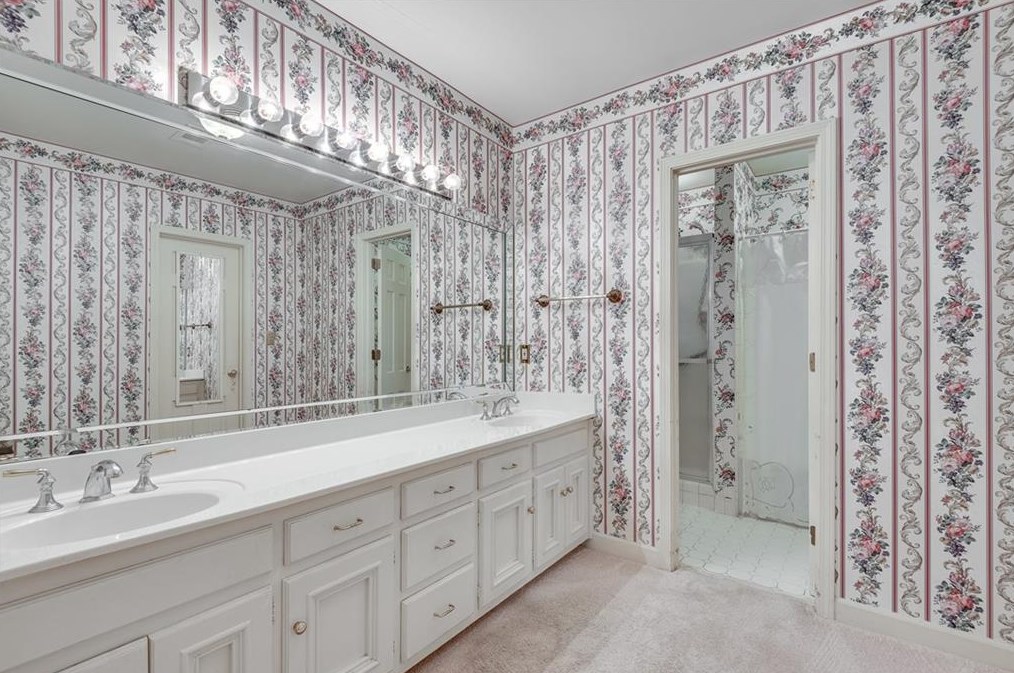 1805 Bedfordshire Dr, Decatur GA  30033-1405 exterior