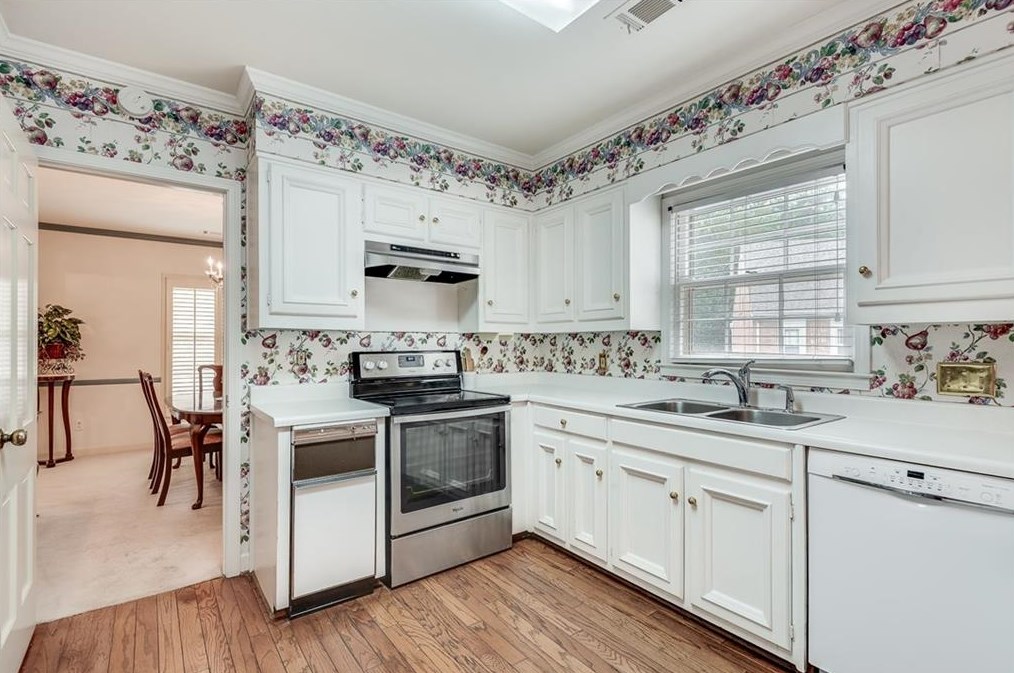 1805 Bedfordshire Dr, Decatur GA  30033-1405 exterior