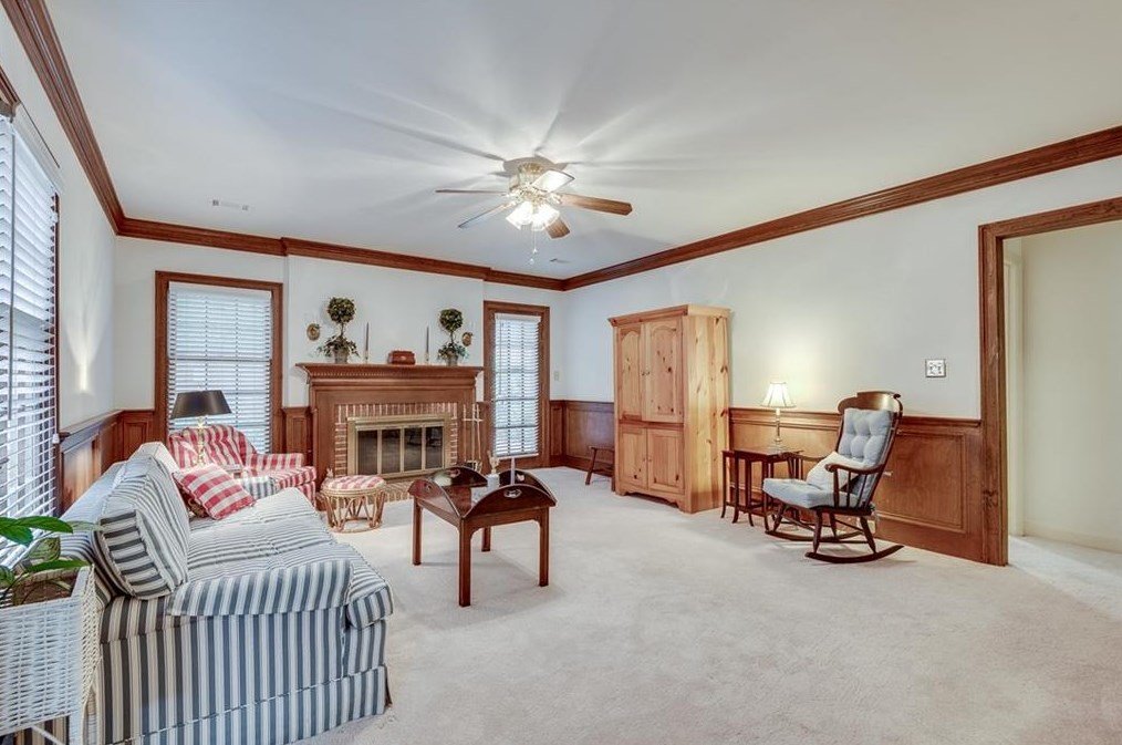 1805 Bedfordshire Dr, Decatur GA  30033-1405 exterior