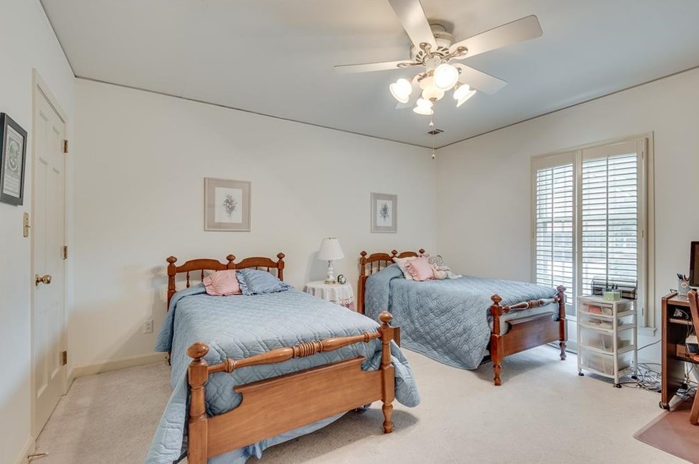 1805 Bedfordshire Dr, Decatur GA  30033-1405 exterior