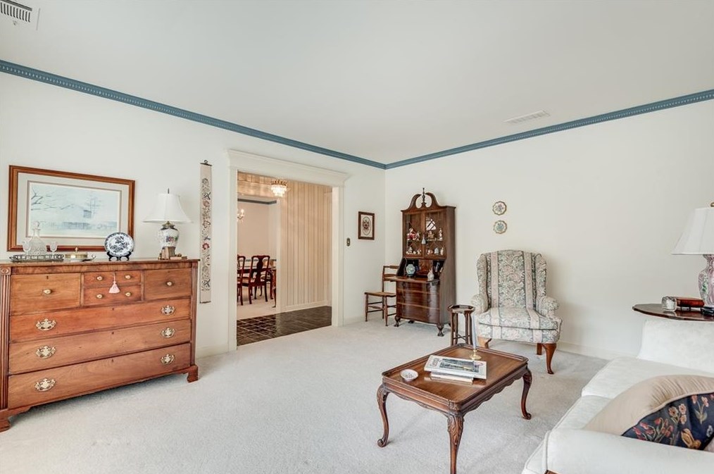 1805 Bedfordshire Dr, Decatur GA  30033-1405 exterior