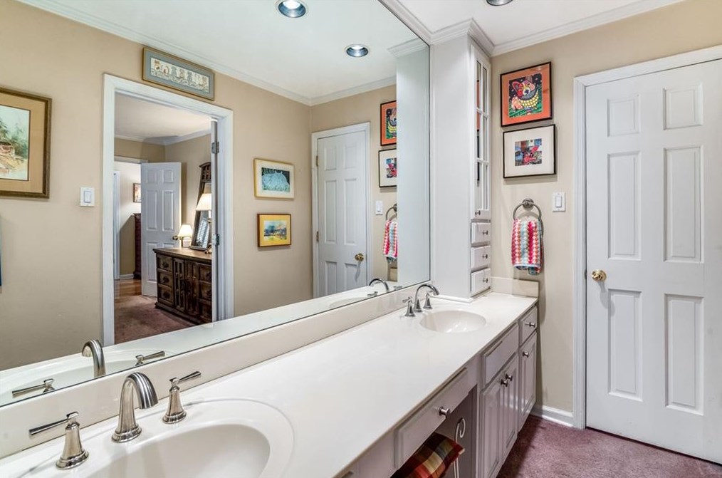 1 Westchester Sq, Decatur GA  30030-2370 exterior