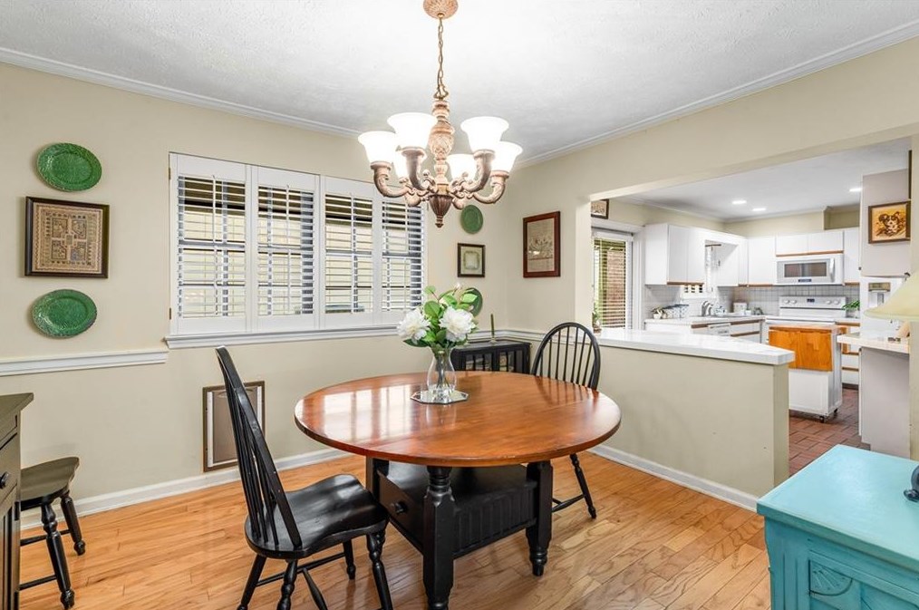 1 Westchester Sq, Decatur GA  30030-2370 exterior