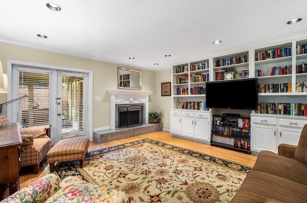 1 Westchester Sq, Decatur GA  30030-2370 exterior