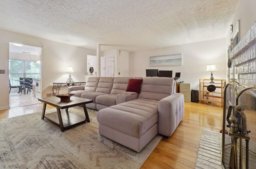 1021 Windy Oaks Ct, Smyrna GA  30080-2243 exterior