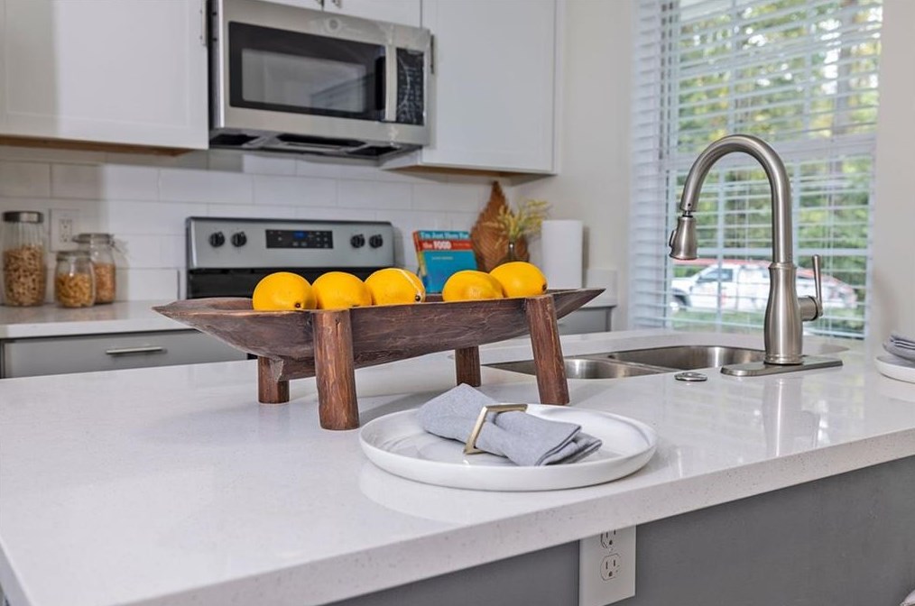 1903 Shamrock Dr, Decatur GA  30032-7055 exterior