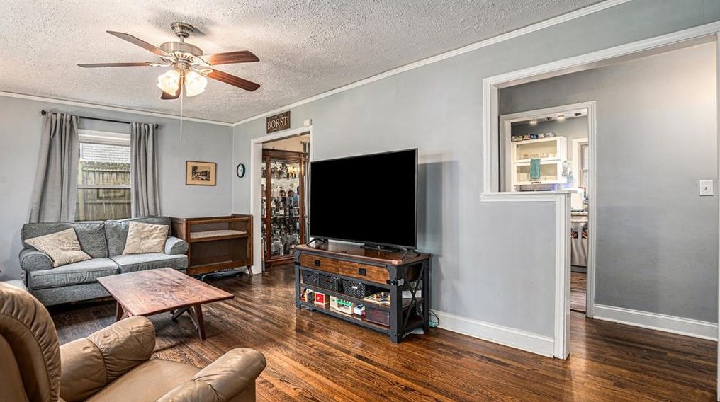 2557 Creekwood Ter, Decatur GA  30030-4510 exterior