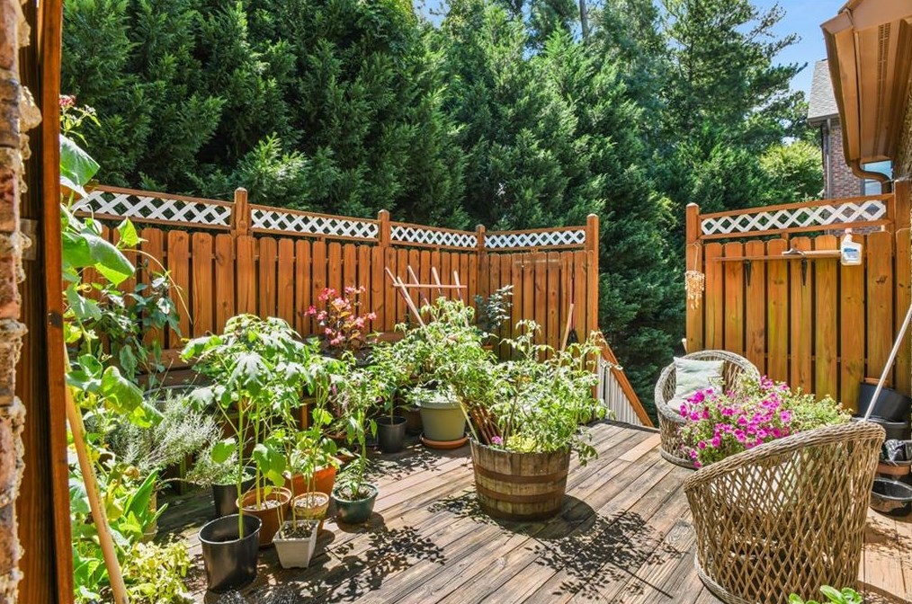 2831 Laurelgate Dr, Decatur GA  30033-1463 exterior