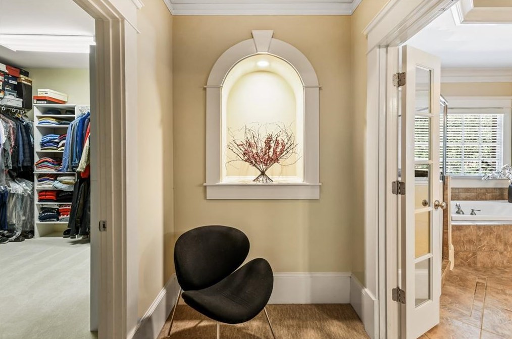 2831 Laurelgate Dr, Decatur GA  30033-1463 exterior