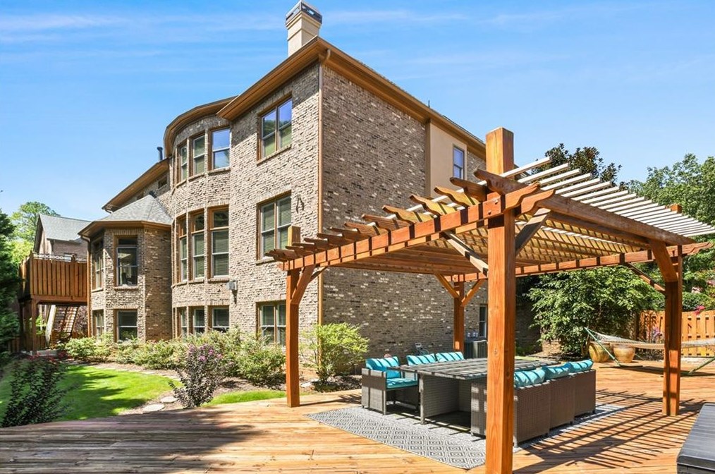 2831 Laurelgate Dr, Decatur GA  30033-1463 exterior