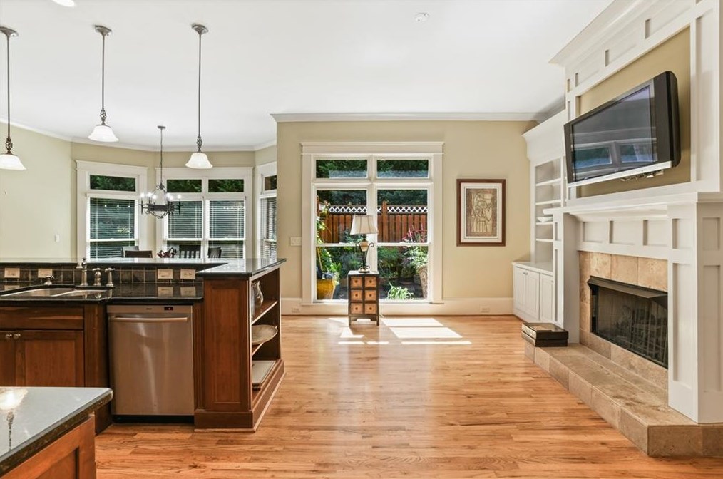 2831 Laurelgate Dr, Decatur GA  30033-1463 exterior