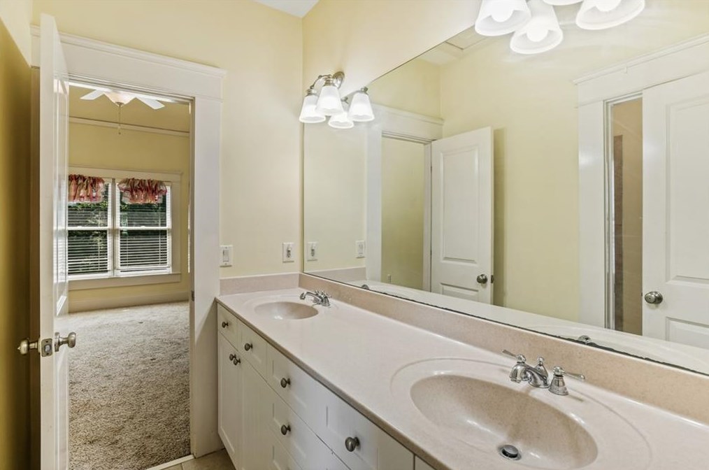 2831 Laurelgate Dr, Decatur GA  30033-1463 exterior