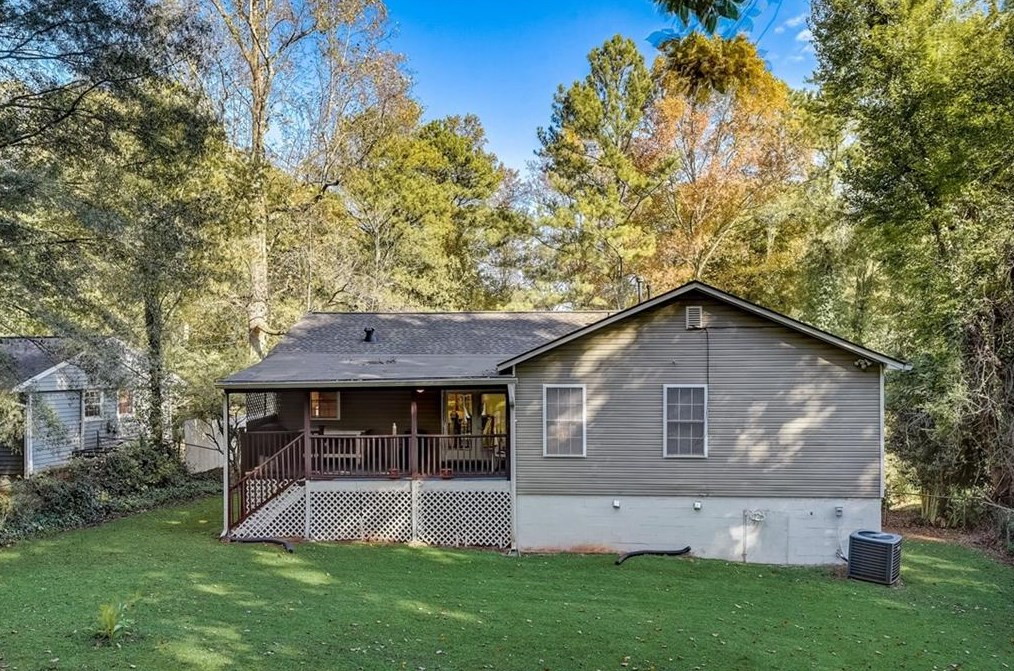 1682 Pine Glen Cir, Decatur GA  30035-1531 exterior