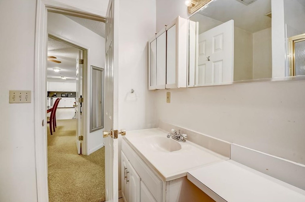 1682 Pine Glen Cir, Decatur GA  30035-1531 exterior