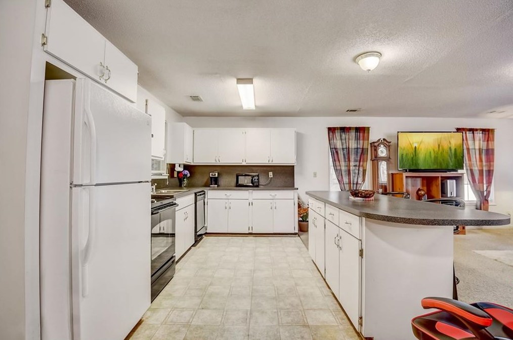 1682 Pine Glen Cir, Decatur GA  30035-1531 exterior