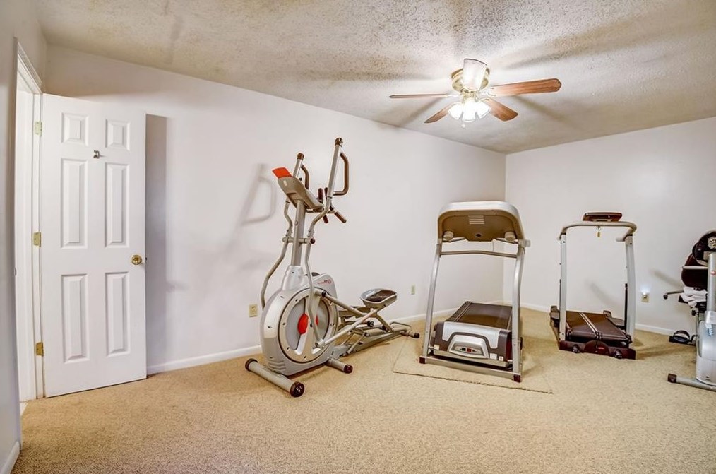 1682 Pine Glen Cir, Decatur GA  30035-1531 exterior