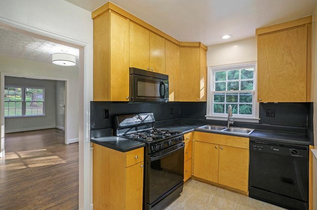 2609 Eastwood Dr, Decatur GA  30032-4351 exterior