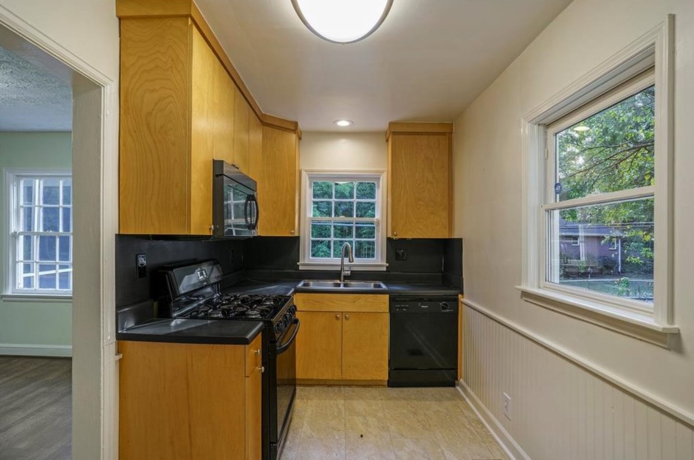 2609 Eastwood Dr, Decatur GA  30032-4351 exterior